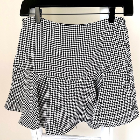 Fab’rik Women’s Houndstooth Skirt w Built in Shorts SZ Large - Picture 1 of 12